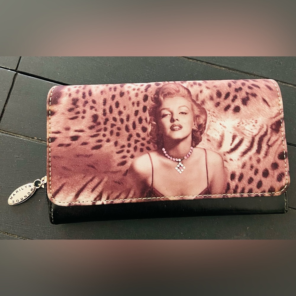 MARILYN MONROE Zip around Wallet